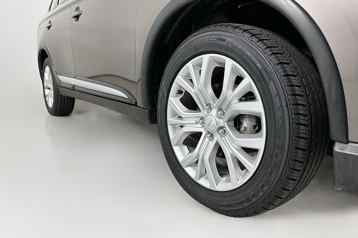 2020 Mitsubishi OUTLANDER ES 7 SEAT (AWD) ZL MY20