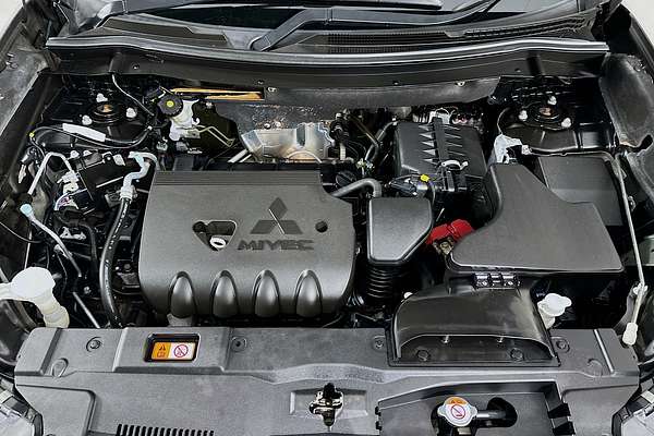 2020 Mitsubishi OUTLANDER ES 7 SEAT (AWD) ZL MY20
