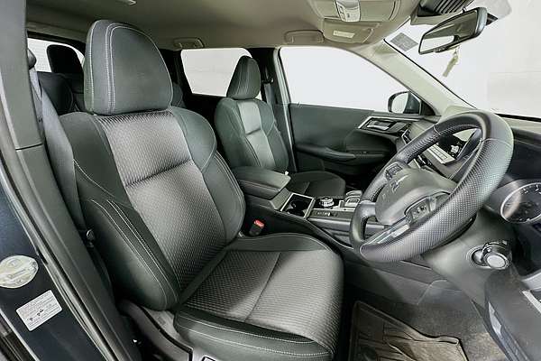 2024 Mitsubishi Outlander LS ZM