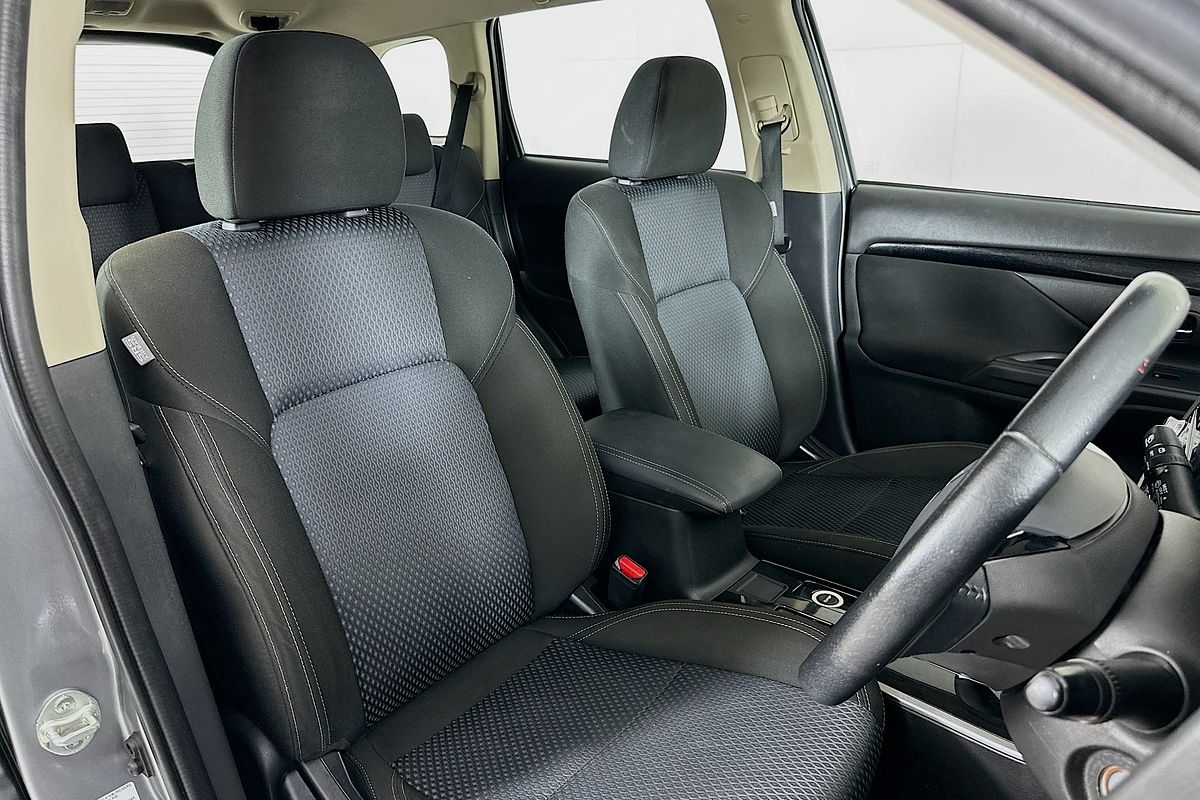 2021 Mitsubishi OUTLANDER ES ZL
