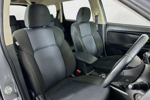2021 Mitsubishi OUTLANDER ES ZL