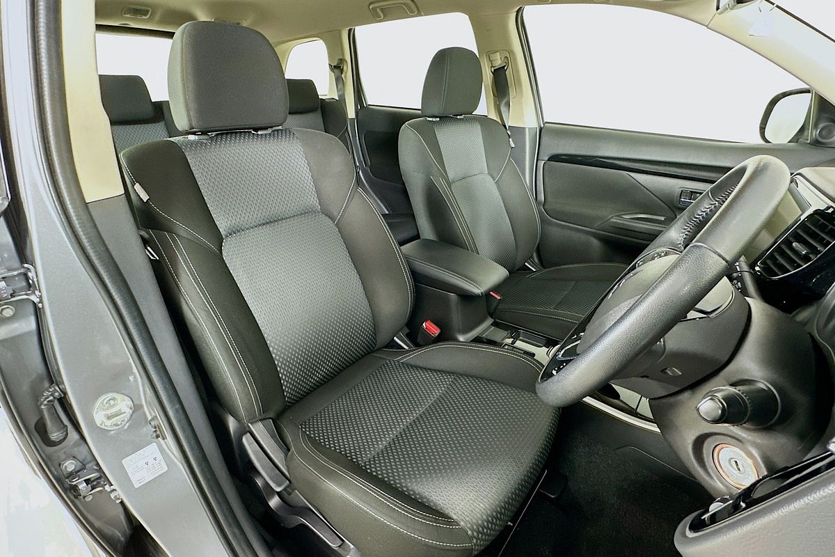 2021 Mitsubishi OUTLANDER ES 7 SEAT (2WD) ZL MY21