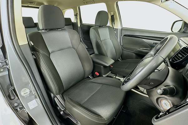 2021 Mitsubishi OUTLANDER ES 7 SEAT (2WD) ZL MY21