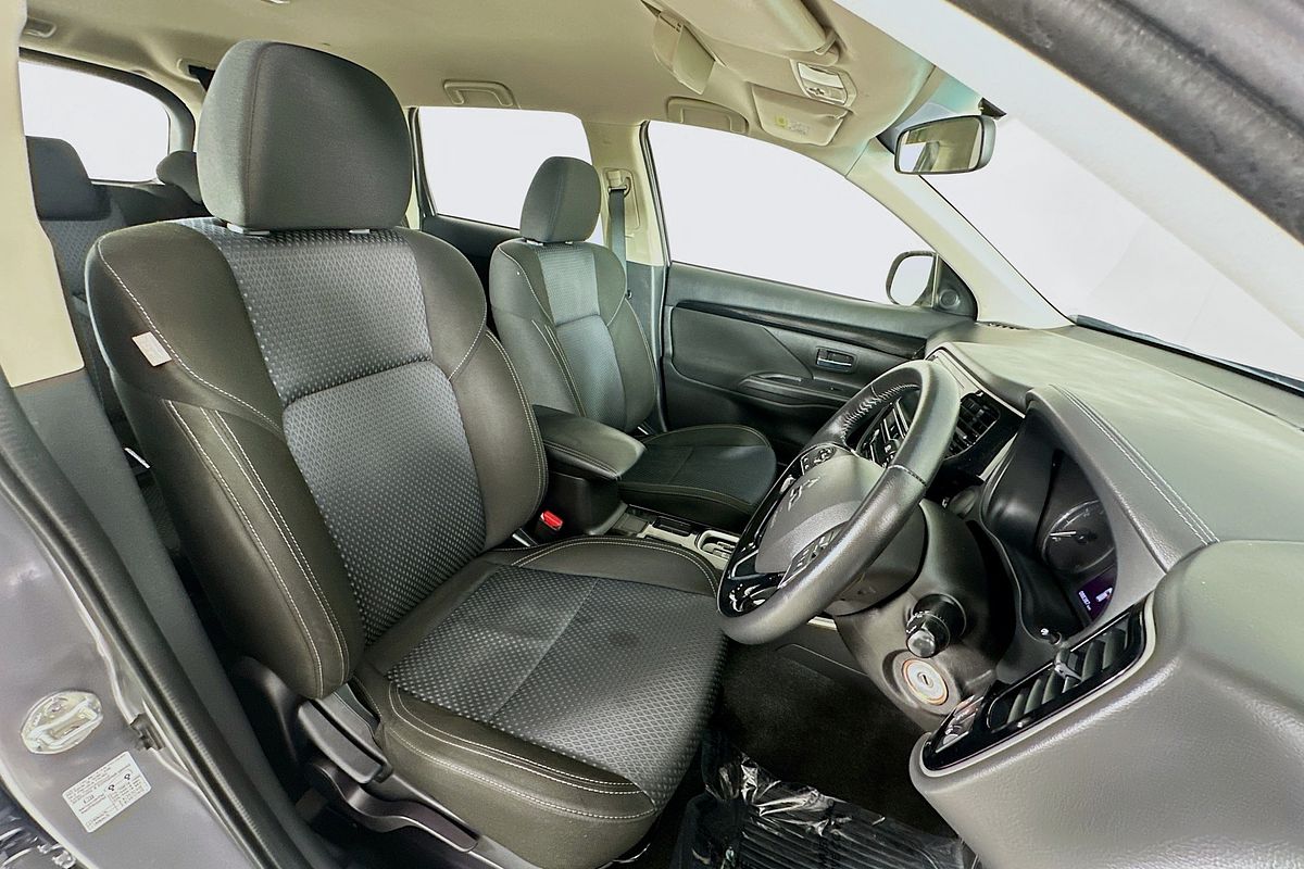 2019 Mitsubishi OUTLANDER ES 7 SEAT (2WD) ZL MY19