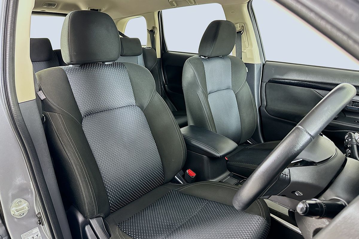 2021 Mitsubishi OUTLANDER ES 7 SEAT (AWD) ZL MY21