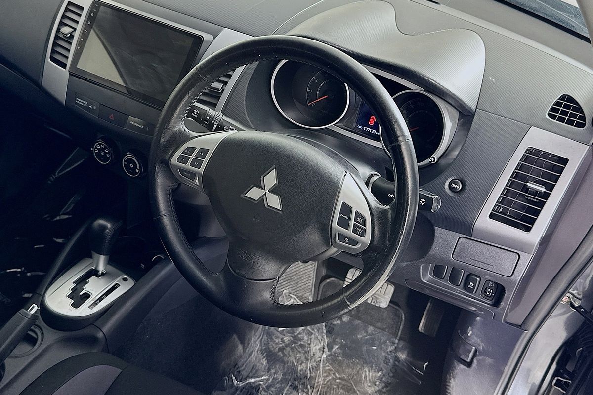 2011 Mitsubishi OUTLANDER LS (FWD) ZH MY11