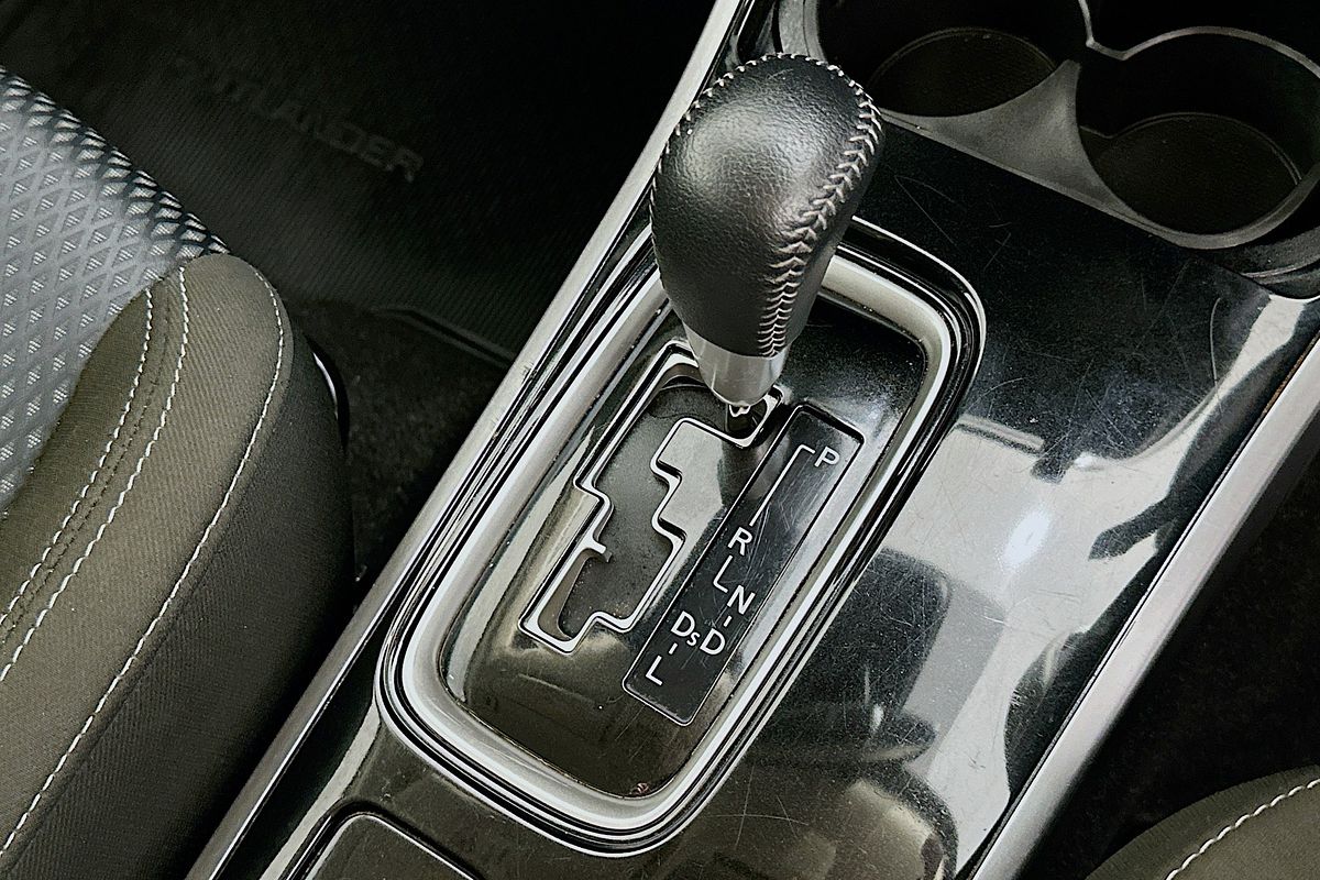 2021 Mitsubishi OUTLANDER ES 7 SEAT (AWD) ZL MY21