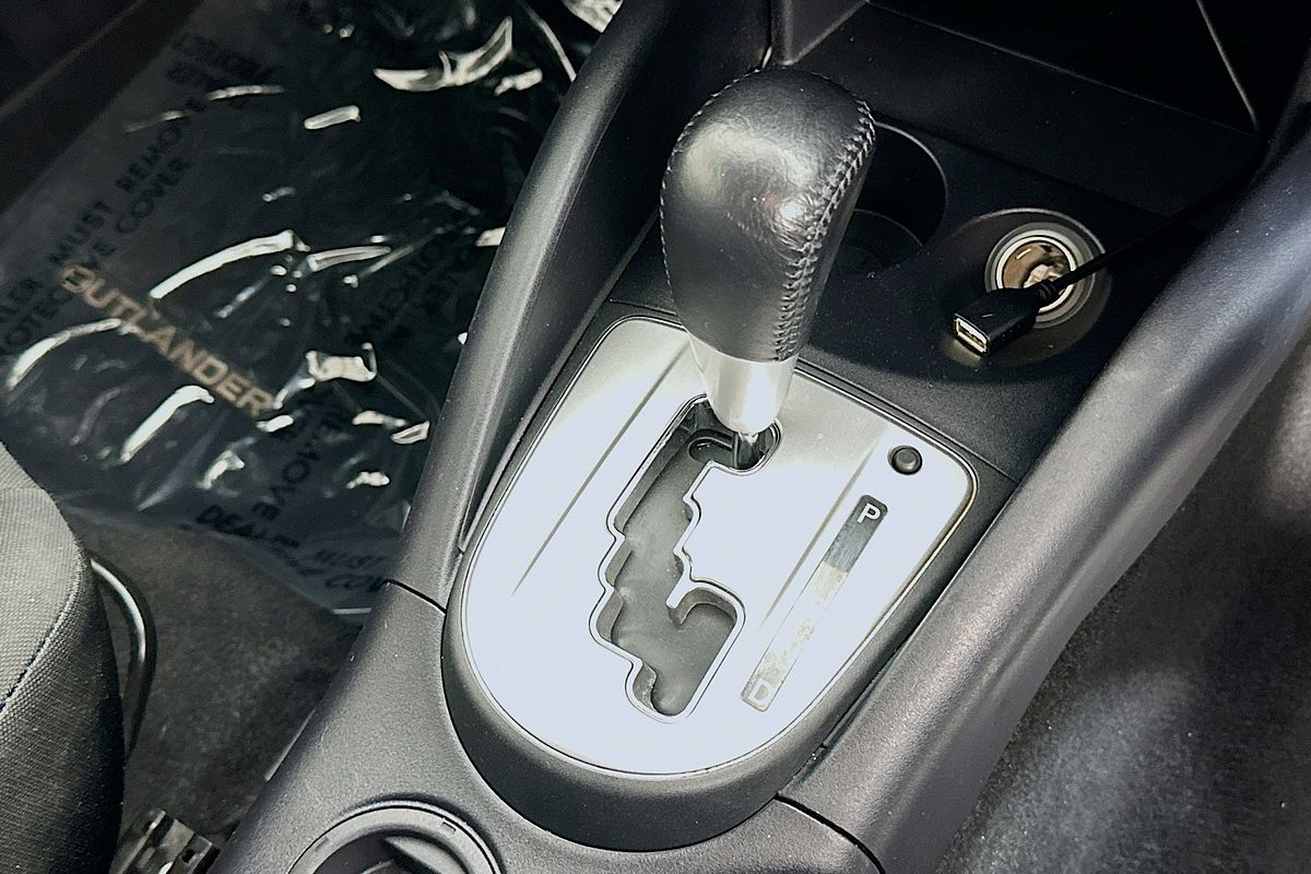 2011 Mitsubishi OUTLANDER LS (FWD) ZH MY11