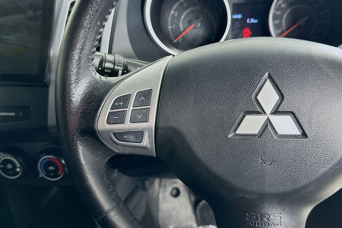 2011 Mitsubishi OUTLANDER LS (FWD) ZH MY11