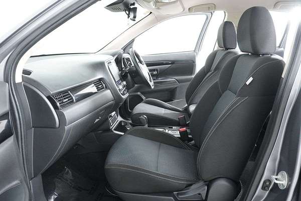 2020 Mitsubishi OUTLANDER ES 7 SEAT (AWD) ZL MY20