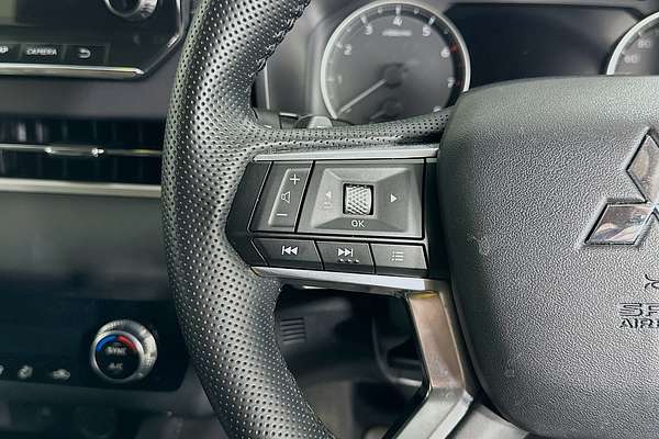 2024 Mitsubishi Outlander LS ZM