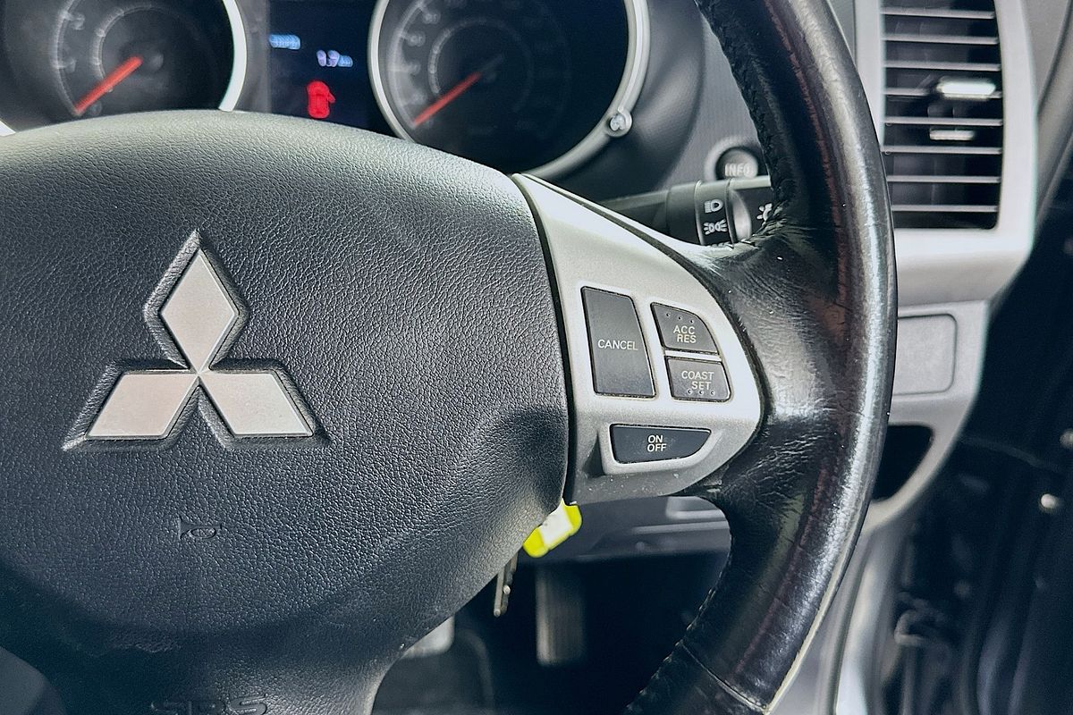 2011 Mitsubishi OUTLANDER LS (FWD) ZH MY11