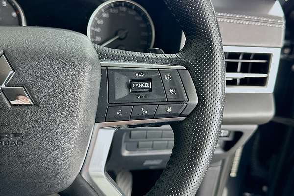 2024 Mitsubishi Outlander LS ZM