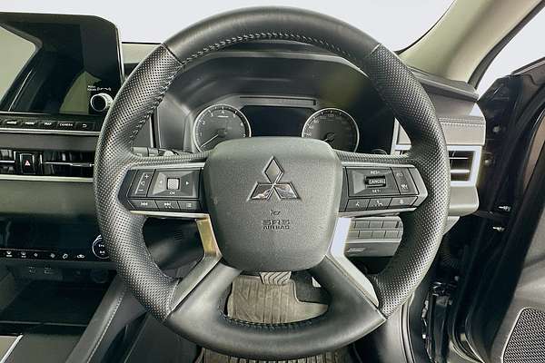 2024 Mitsubishi Outlander LS ZM