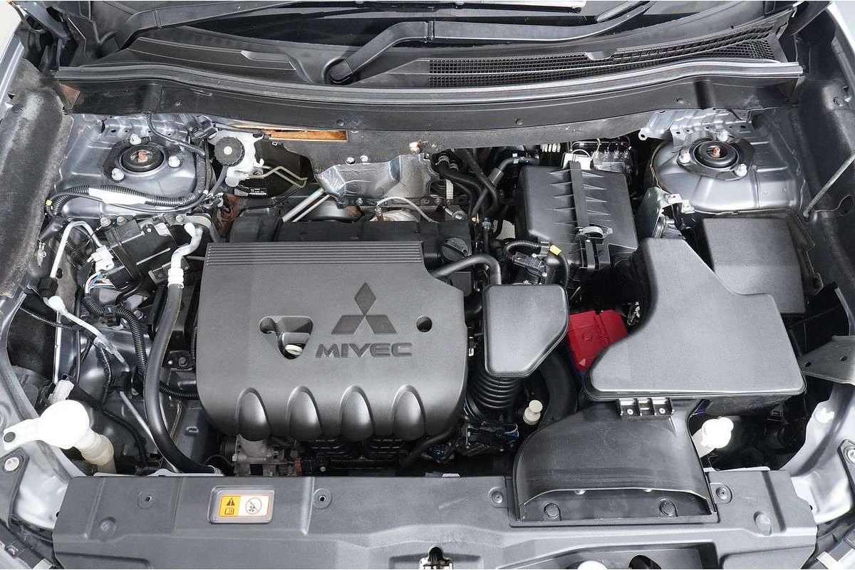 2020 Mitsubishi OUTLANDER ES 7 SEAT (AWD) ZL MY20