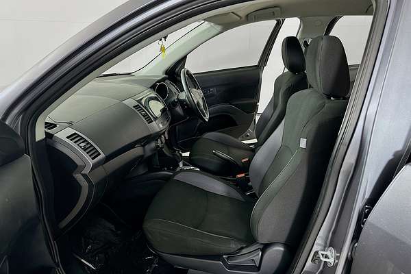 2011 Mitsubishi OUTLANDER LS (FWD) ZH MY11