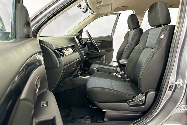 2018 Mitsubishi OUTLANDER ES 7 SEAT (AWD) ZL MY19