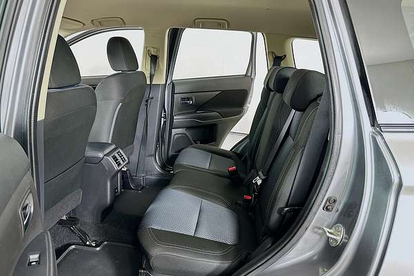 2021 Mitsubishi OUTLANDER ES 7 SEAT (AWD) ZL MY21