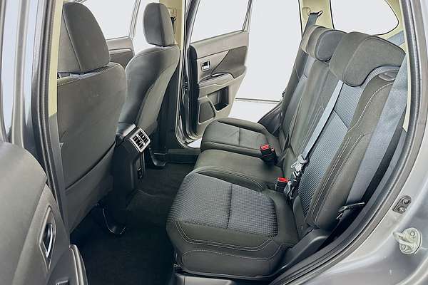 2021 Mitsubishi OUTLANDER ES 7 SEAT (AWD) ZL MY21