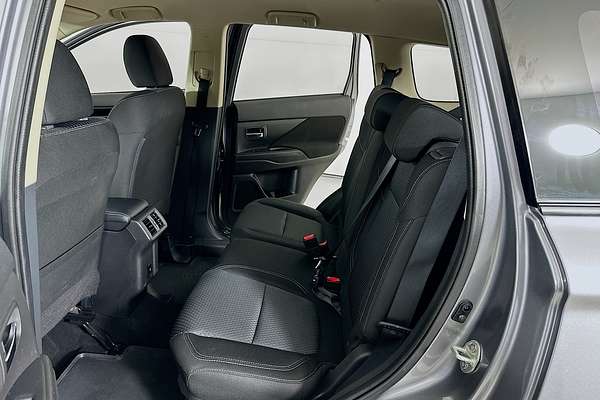 2021 Mitsubishi Outlander ES 7 SEAT (2WD) ZM MY22