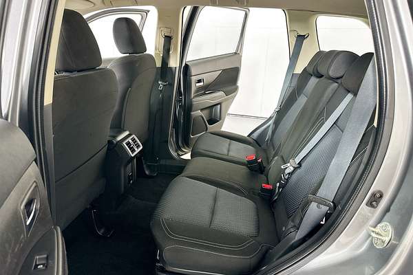 2021 Mitsubishi OUTLANDER ES 7 SEAT (AWD) ZL MY21