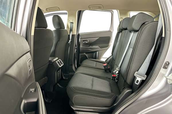 2018 Mitsubishi OUTLANDER ES 7 SEAT (AWD) ZL MY19