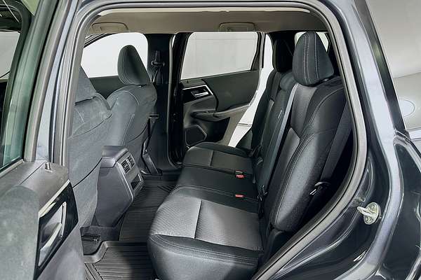 2024 Mitsubishi Outlander LS ZM
