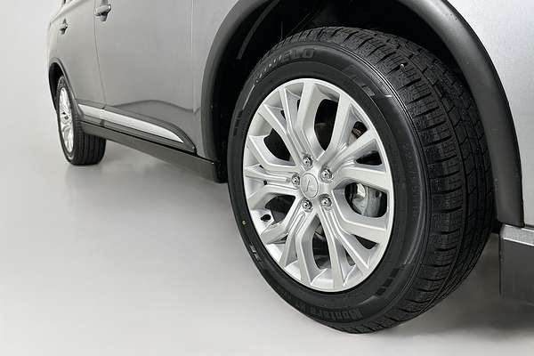 2020 Mitsubishi OUTLANDER ES 7 SEAT (AWD) ZL MY20