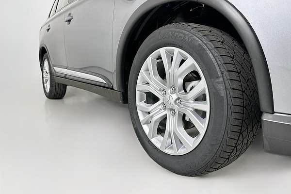 2021 Mitsubishi OUTLANDER ES ZL