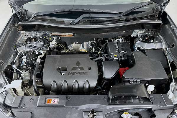 2021 Mitsubishi OUTLANDER ES ZL