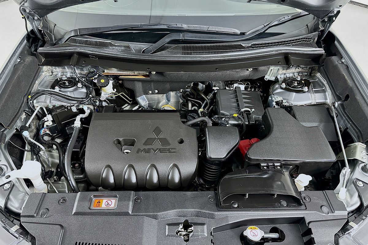 2021 Mitsubishi OUTLANDER ES 7 SEAT (2WD) ZL MY21