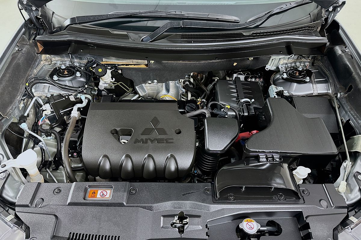 2021 Mitsubishi OUTLANDER ES 7 SEAT (AWD) ZL MY21