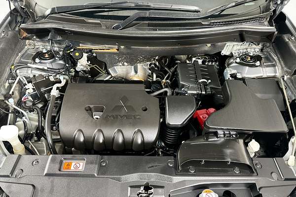 2021 Mitsubishi OUTLANDER ES 7 SEAT (AWD) ZL MY21