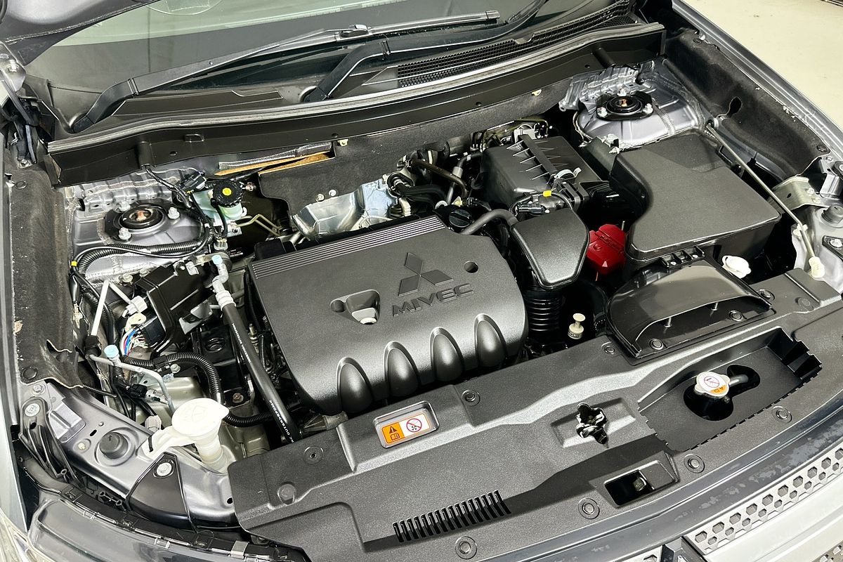 2018 Mitsubishi OUTLANDER ES 7 SEAT (AWD) ZL MY19