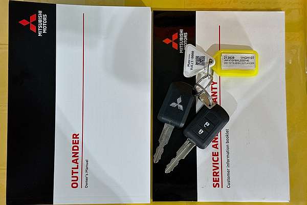 2021 Mitsubishi OUTLANDER ES 7 SEAT (2WD) ZL MY21