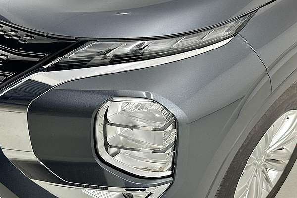 2024 Mitsubishi Outlander LS ZM