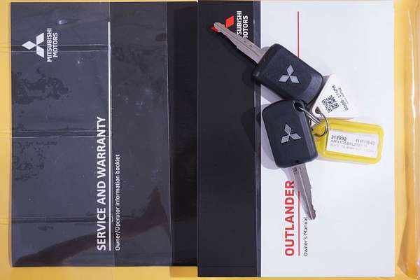 2021 Mitsubishi OUTLANDER ES 7 SEAT (AWD) ZL MY21