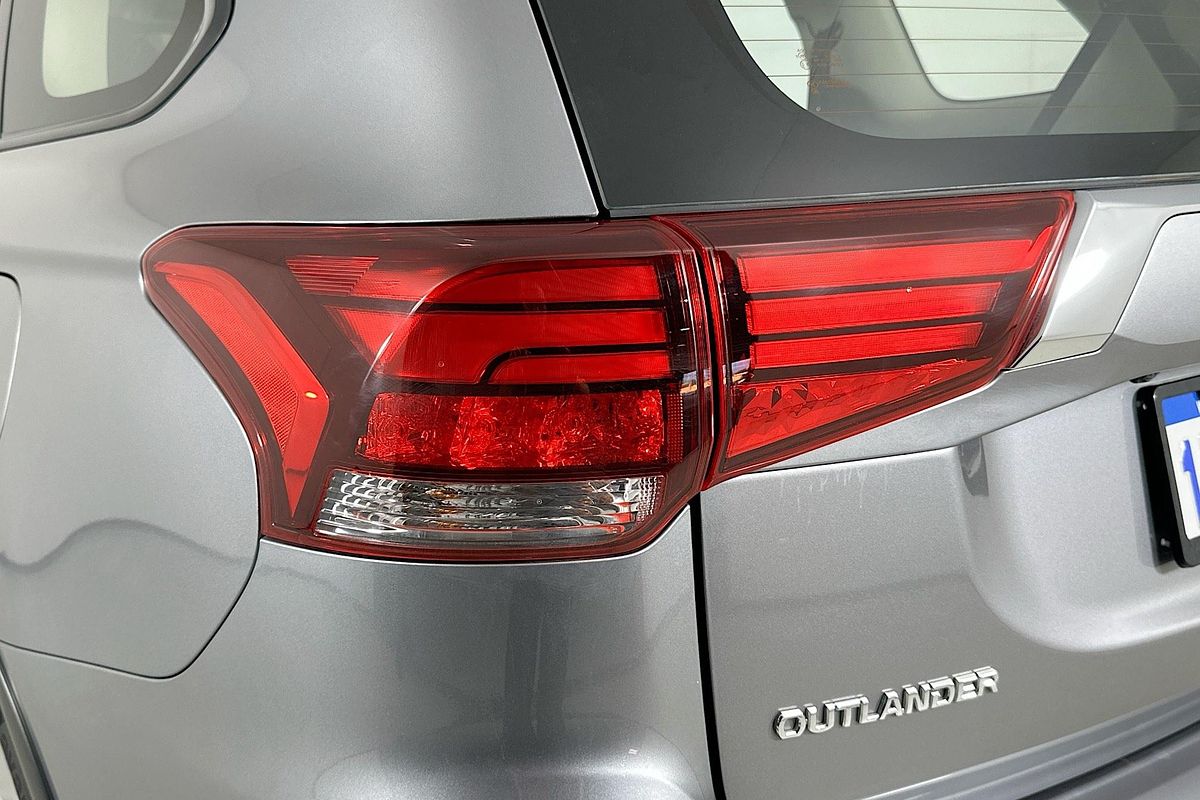 2021 Mitsubishi OUTLANDER ES 7 SEAT (2WD) ZL MY21