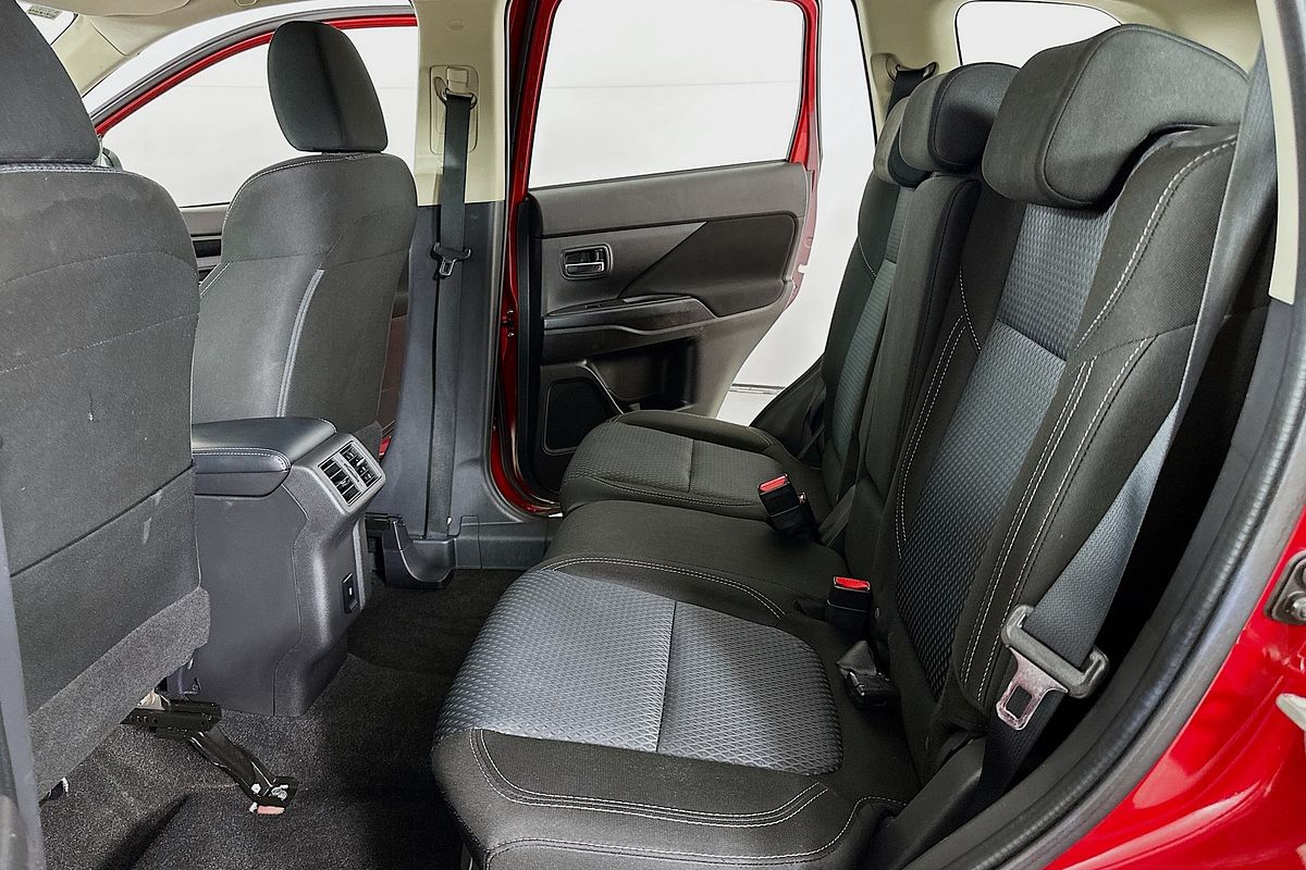 2020 Mitsubishi OUTLANDER ES ZL