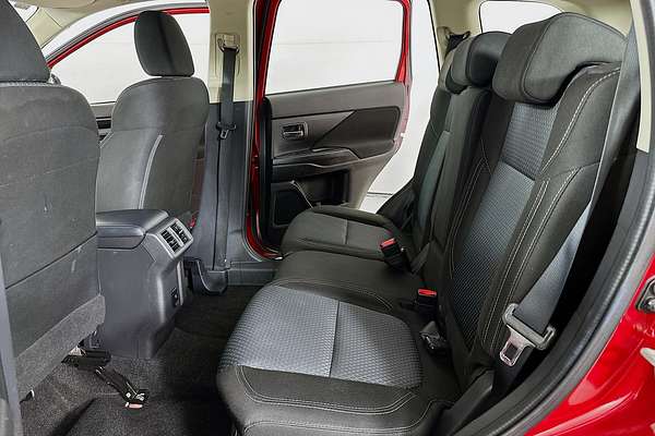2020 Mitsubishi OUTLANDER ES ZL