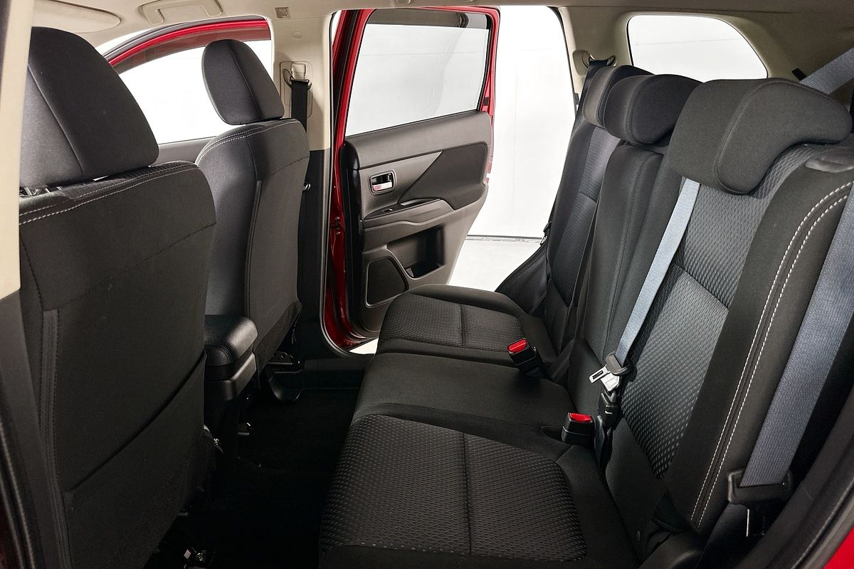 2017 Mitsubishi Outlander LS 7 SEAT (2WD) ZL MY18.5