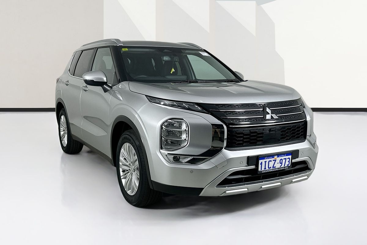 2024 Mitsubishi Outlander LS ZM