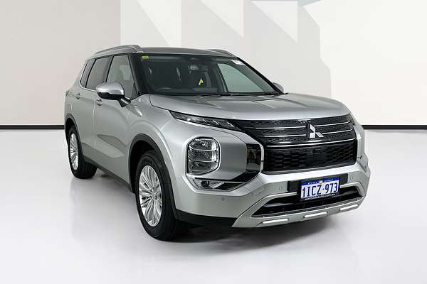 2024 Mitsubishi Outlander LS ZM