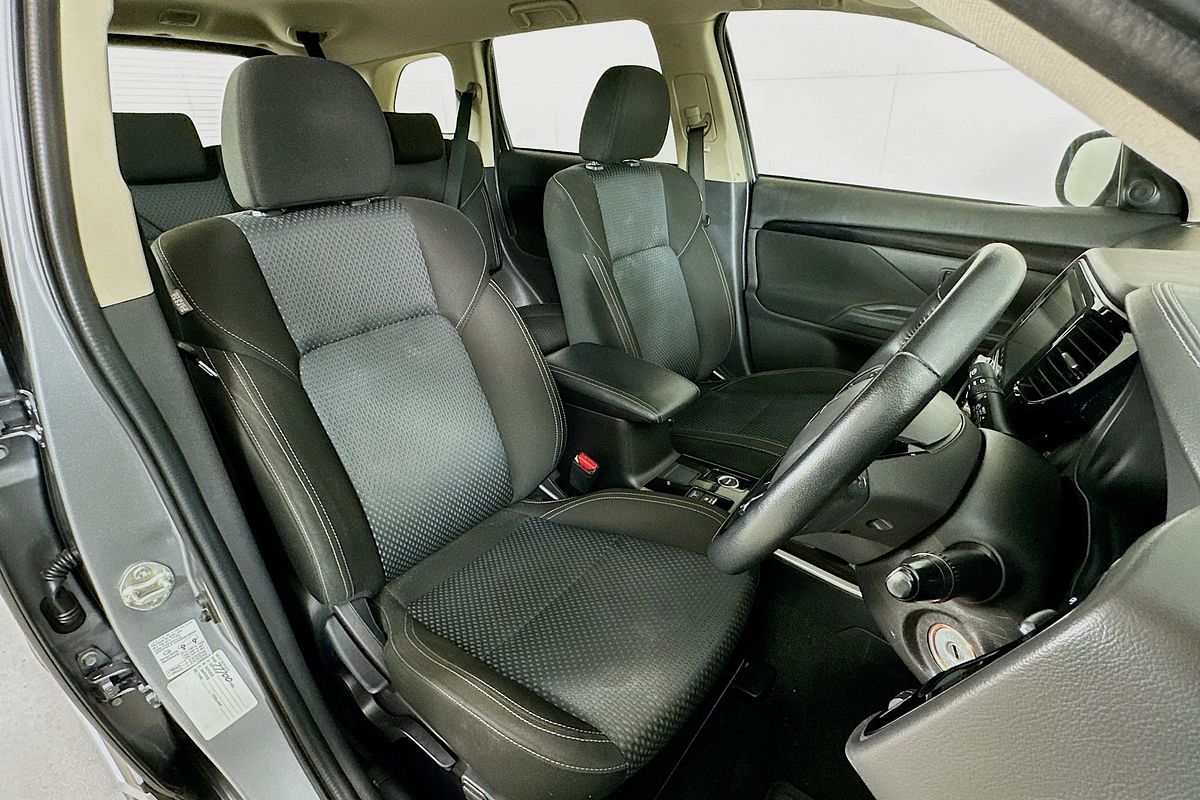 2021 Mitsubishi OUTLANDER ES 7 SEAT (AWD) ZL MY21
