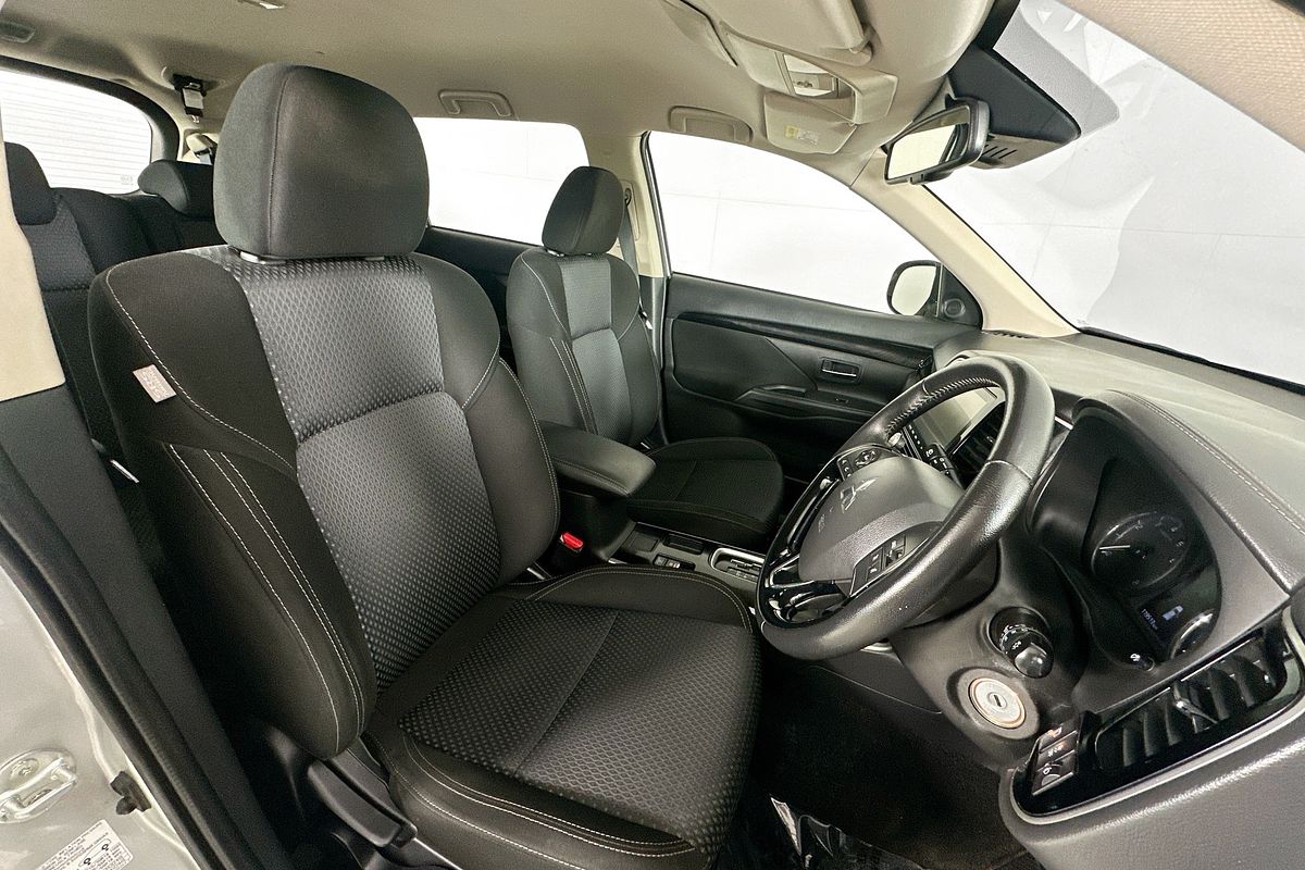 2019 Mitsubishi OUTLANDER ES 7 SEAT (2WD) ZL MY20