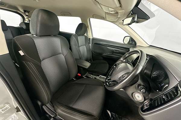 2019 Mitsubishi OUTLANDER ES 7 SEAT (2WD) ZL MY20