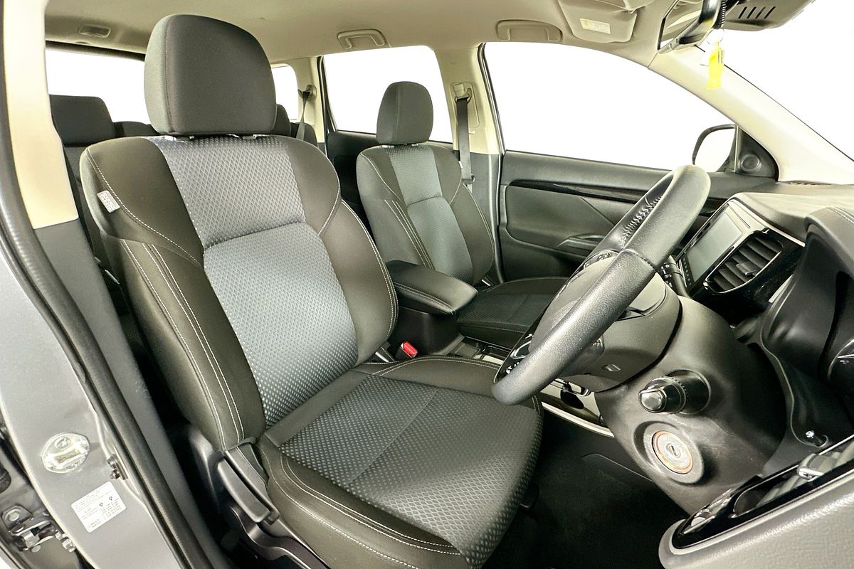2020 Mitsubishi OUTLANDER ES 7 SEAT (2WD) ZL MY21