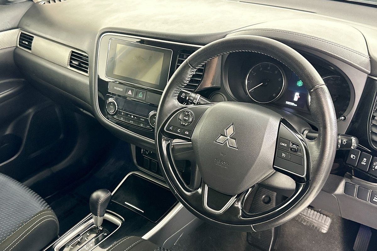 2017 Mitsubishi OUTLANDER LS SAFETY PACK (4x4) 5 SEATS ZK MY18