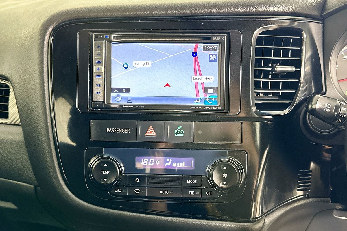 2013 Mitsubishi OUTLANDER ES (4x2) ZJ