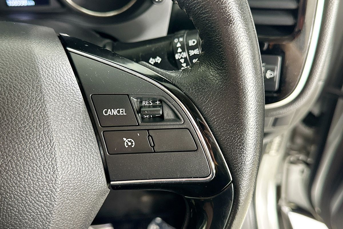 2017 Mitsubishi OUTLANDER LS SAFETY PACK (4x4) 5 SEATS ZK MY18